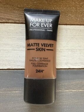 Makeup Forever Matte Velvet Skin Foundation - R540